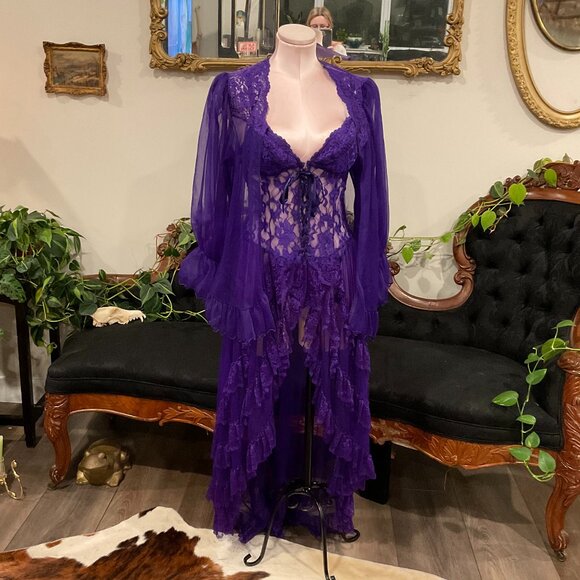 Vintage Gown ruffle lingerie gown corset tiered nightgown lace set Size S Purple